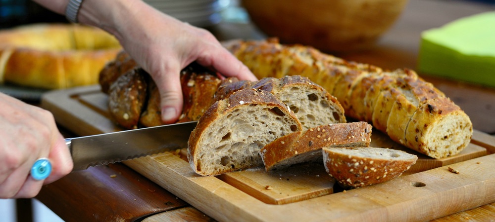 Brotmesser zum Schneiden von Brot